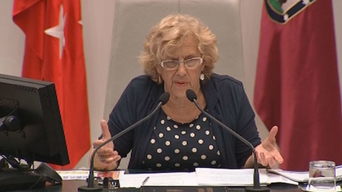 Carmena aborda el "flagelo de la corrupción", se pone "en la piel" del PP y remarca la "honradez" de su equipo