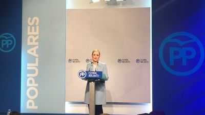 Cifuentes deja la gestora del PP de Madrid y anuncia su candidatura a presidir el partido