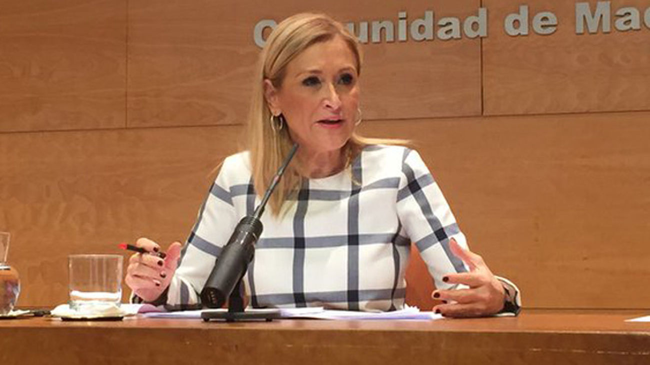 Cifuentes espera que Wanda no venda el edificio España y pide al Ayuntamiento "que se ponga las pilas