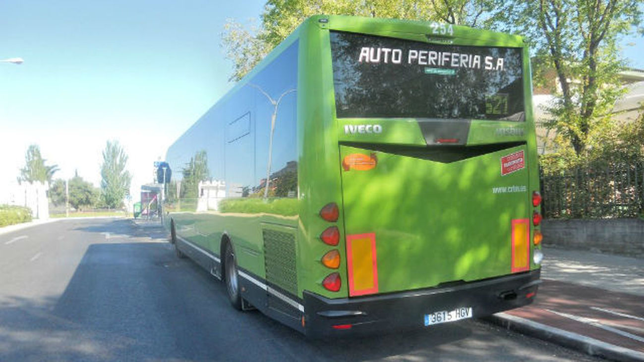 La Comunidad instala la primera 'Parada a Demanda' de autobús en la que los usuarios solicitan el servicio