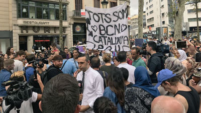 La Comunidad musulmana catalana sale a las calles de Barcelona para mostrar su repulsa a los atentados del pasado jueves