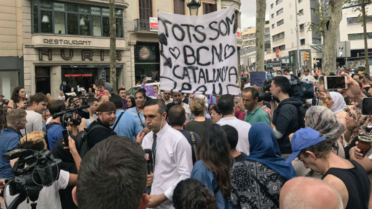 La Comunidad musulmana catalana sale a las calles de Barcelona para mostrar su repulsa a los atentados del pasado jueves