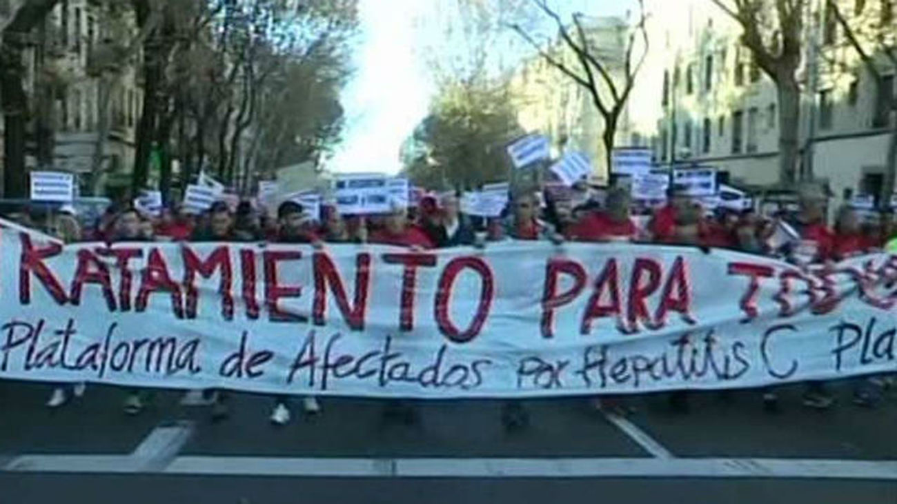 Continúan las movilizaciones de los afectados por hepatitis C para conseguir nuevos tratamientos