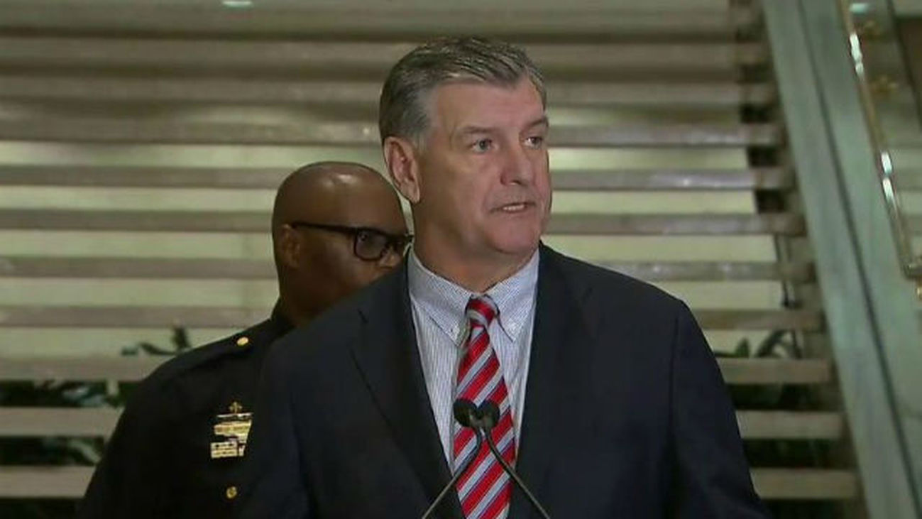 El alcalde de Dallas, Mike Rawlings, pide la unión de sus vecinos ante la sangrienta protesta racial