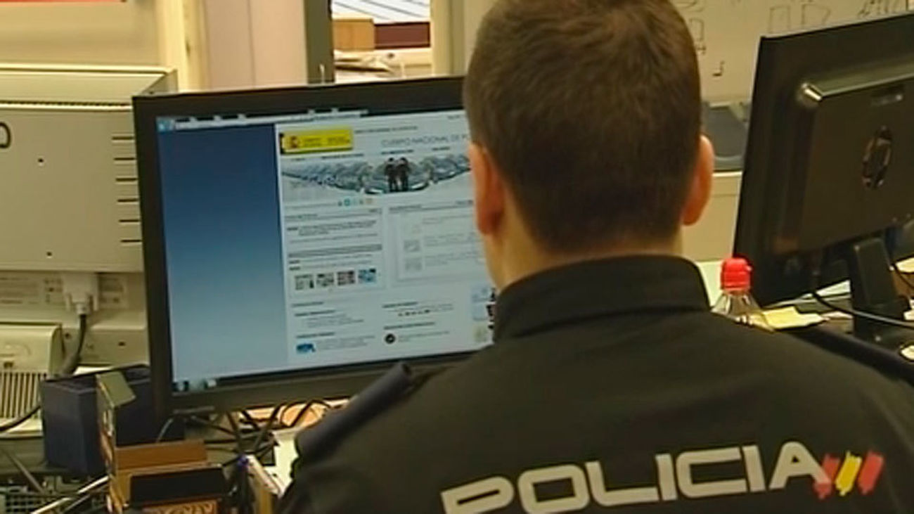 Detenido por vengarse de su exjefa publicando un anuncio erótico en internet