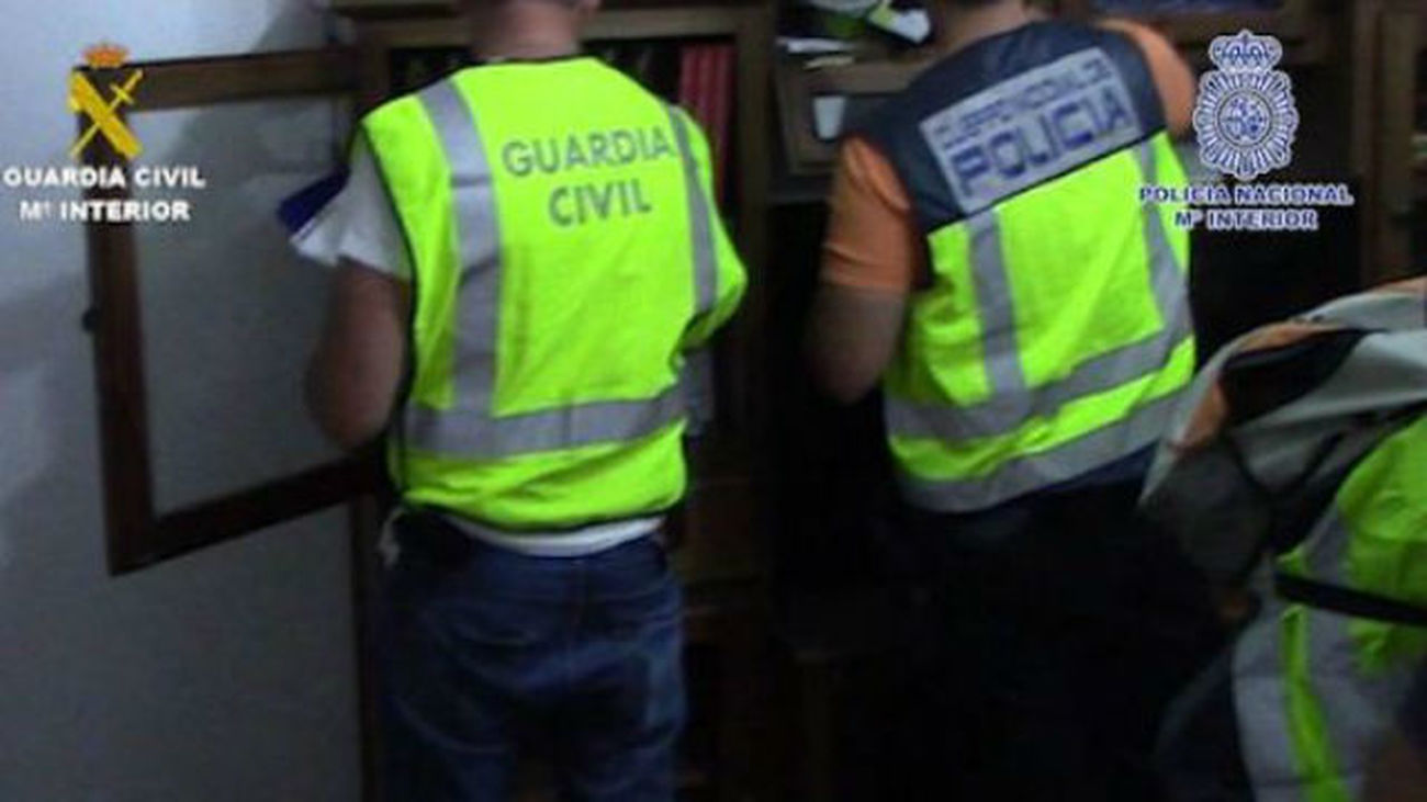 Diecisiete detenidos con dos toneladas de hachís