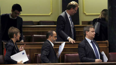 Diputados nacionalistas y Podemos abandonan el pleno en solidaridad con Homs