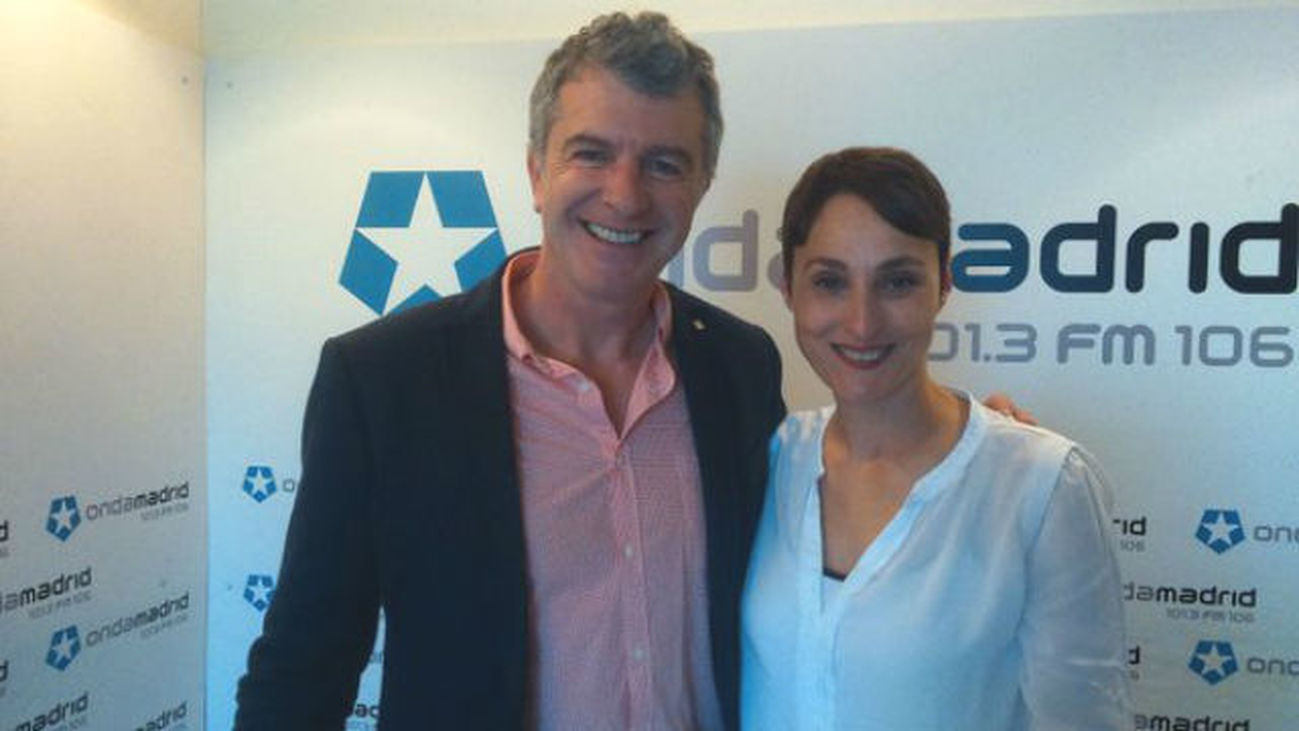 Entrevista a Jesús Cisneros e Isabel Gaudí, que estrenan en el Teatro Fígaro 'Se Infiel y no mires con quien'