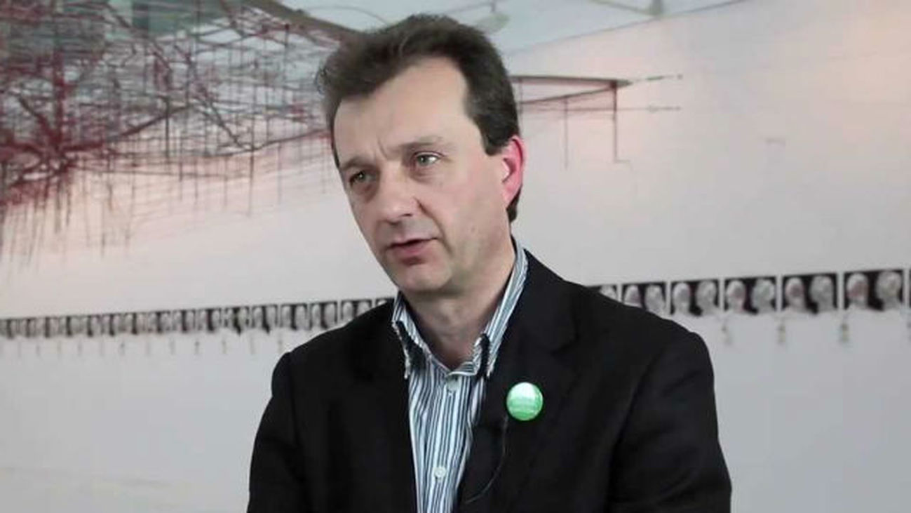 Entrevista a José Luis Pazos, presidente de la Federación de Asociaciones de Madres y Padres de Alumnos 'Giner de los Rios'