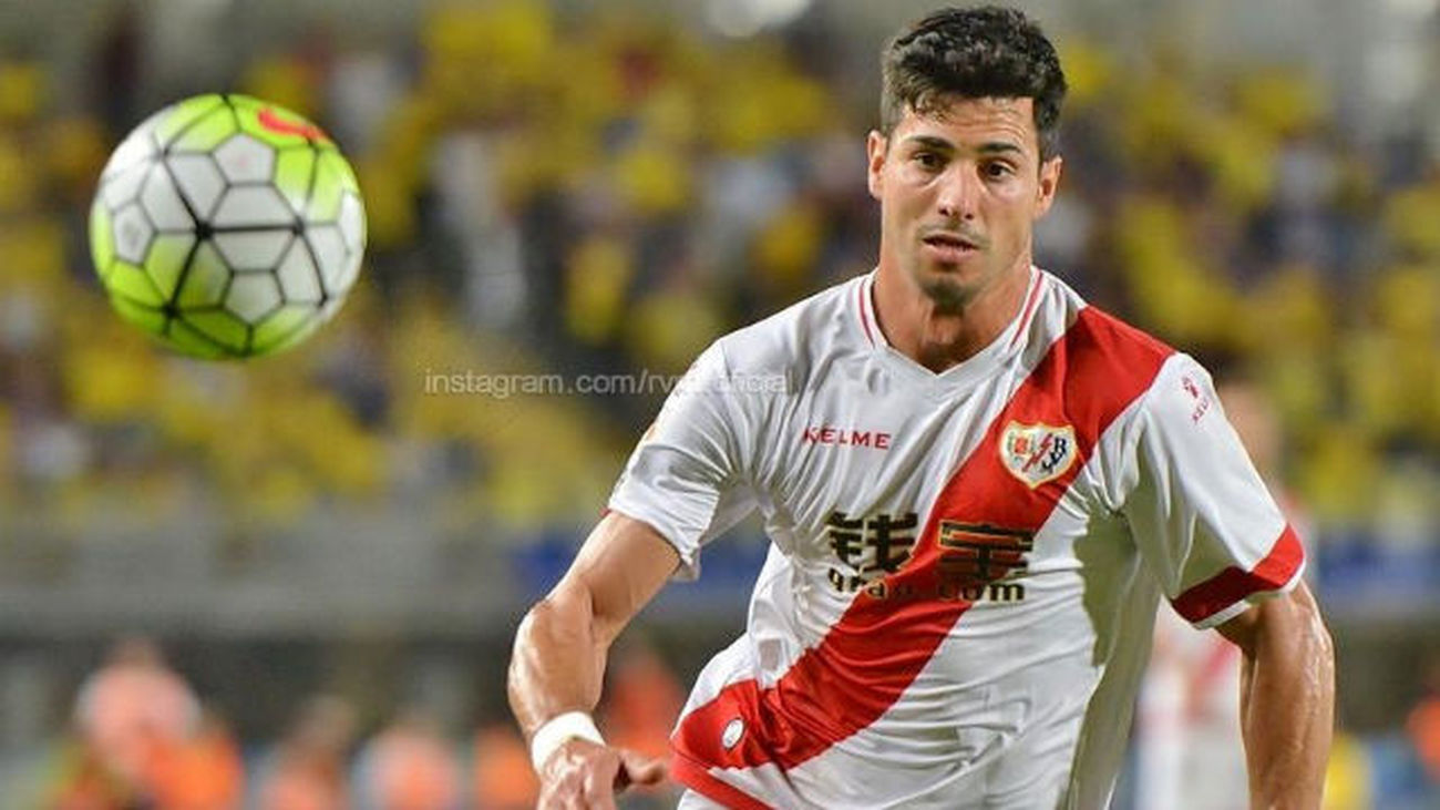 Entrevista a Javi Guerra, delantero del Rayo Vallecano