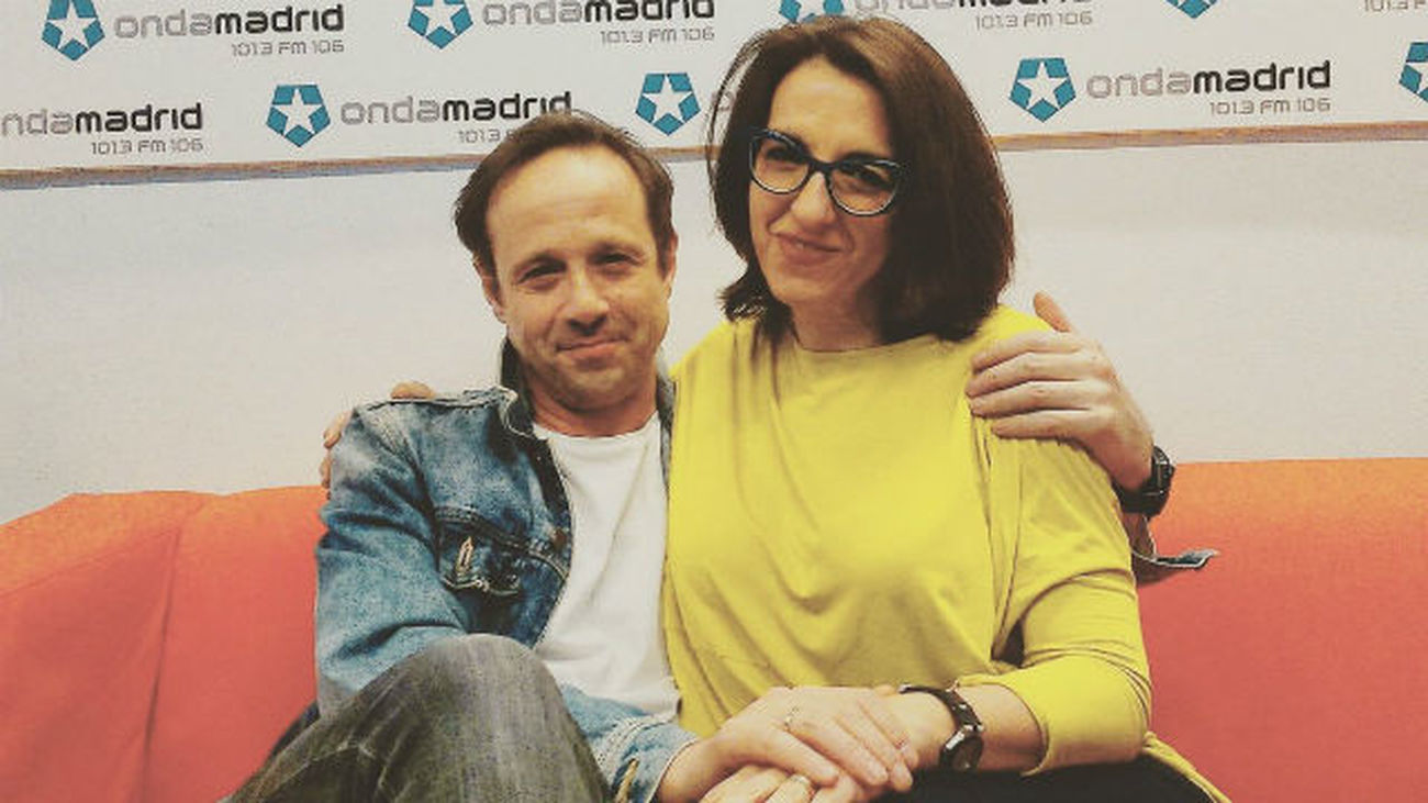 Entrevista a Llum Barrera y Patxi Freytez, actores de la obra de teatro 'Las bicicletas son para el verano'