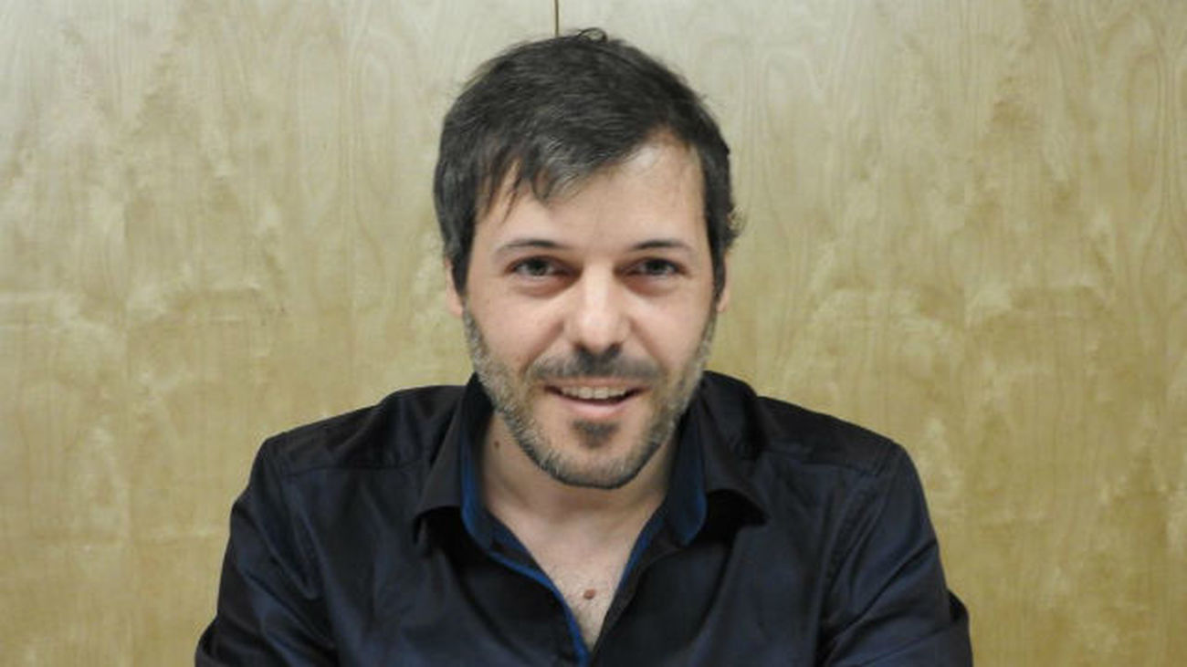 Entrevista a Lorenzo Luengo, autor de la novela 'El dios de nuestro siglo'