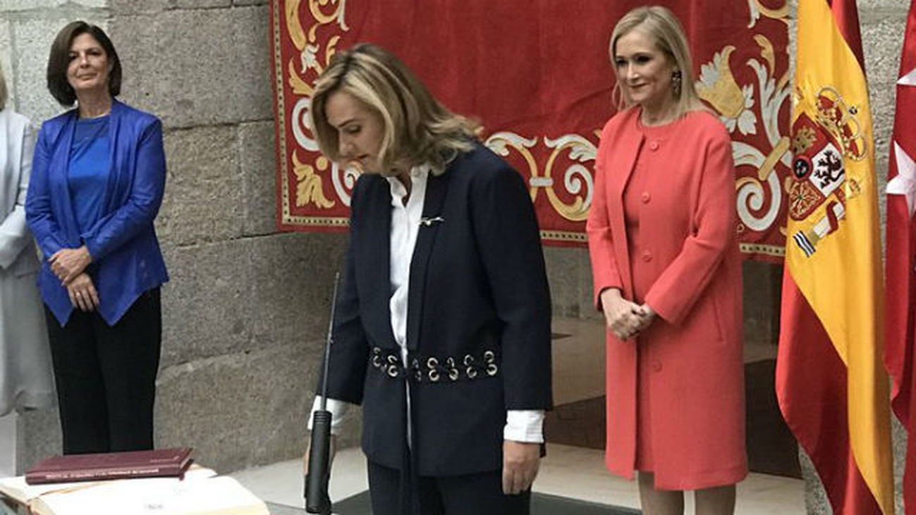 Entrevistas a Rosalía Gonzalo, consejera de Transportes, y a Jaime de los Santos, consejero de Cultura y Turismo