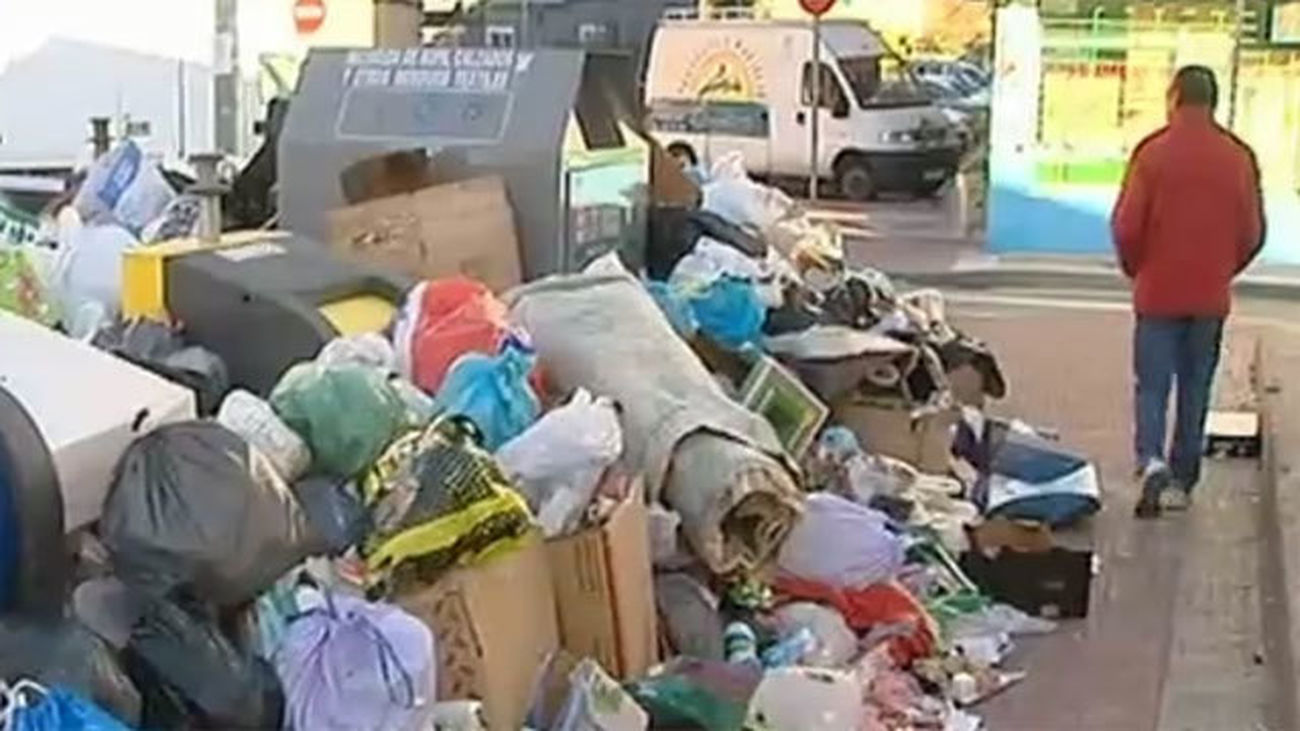 Esperanza Aguirre propone la contratación de empresas específicas para acabar con la suciedad