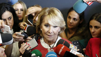 Sin querer aclarar su futuro, Esperanza Aguirre, emocionada, ha hablado de Ignacio González