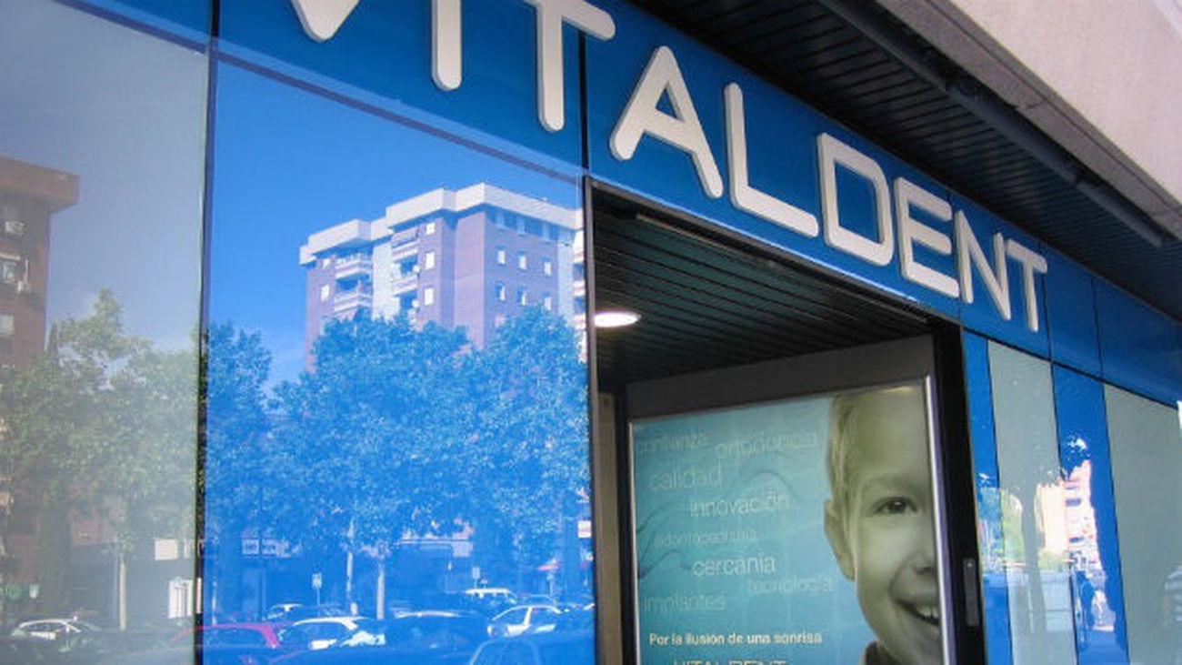 FACUA manifiesta su preocupación por el futuro de los clientes de Vitaldent, tras la detención del propietario