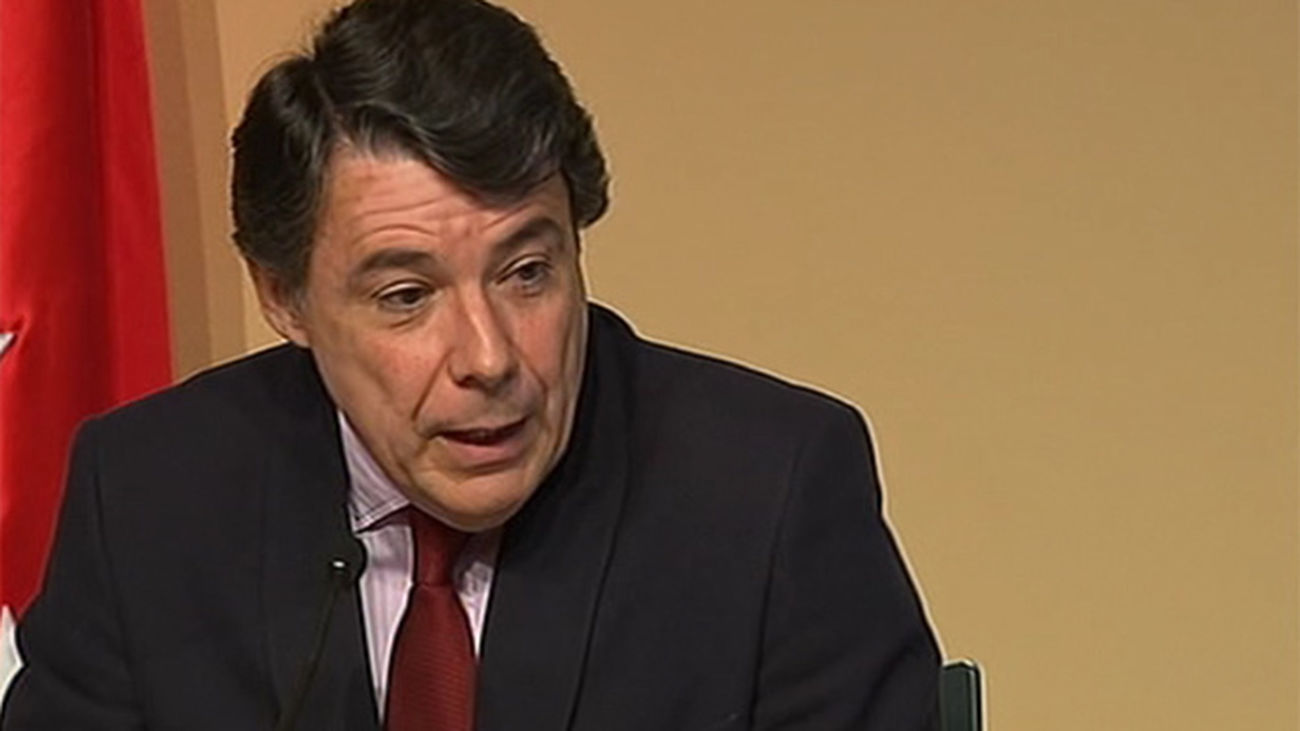 González dice que la denuncia de Villarejo es "la reacción"  a sus explicaciones y critica las "intrigas obscenas"