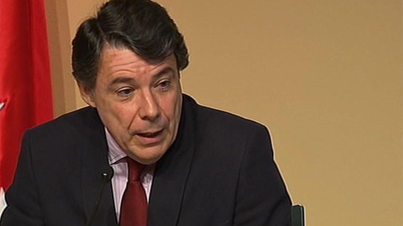 González dice que la denuncia de Villarejo es "la reacción"  a sus explicaciones y critica las "intrigas obscenas"