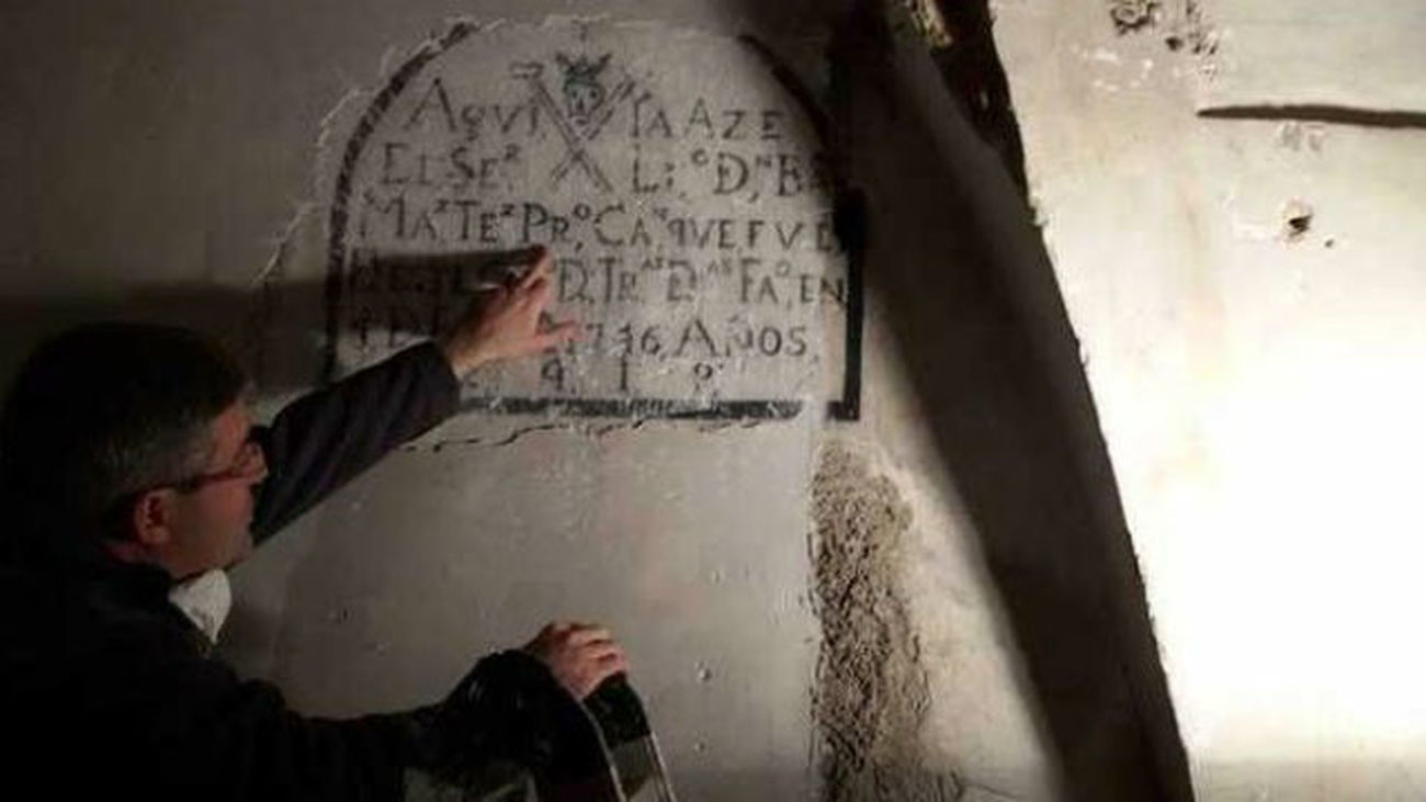 Hallan un nicho con las iniciales M.C en la iglesia donde buscan a Cervantes