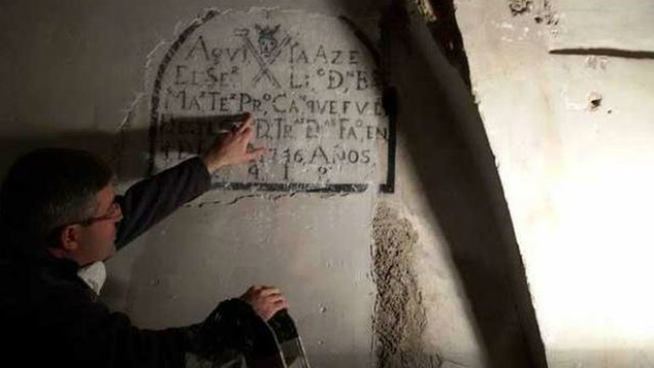 Hallan un nicho con las iniciales M.C en la iglesia donde buscan a Cervantes
