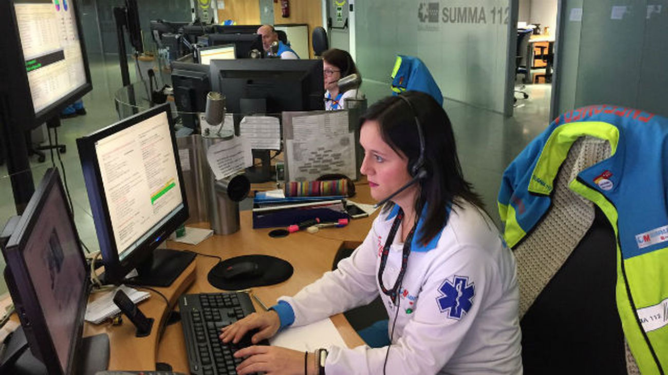 Herido de gravedad un hombre tras colisionar su motocicleta con la parte trasera de un camión en la A-6