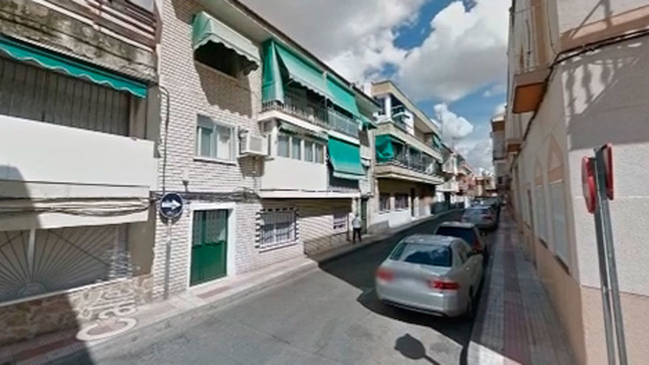 Intentan quemar una casa okupada en Parla con los inquilinos dentro