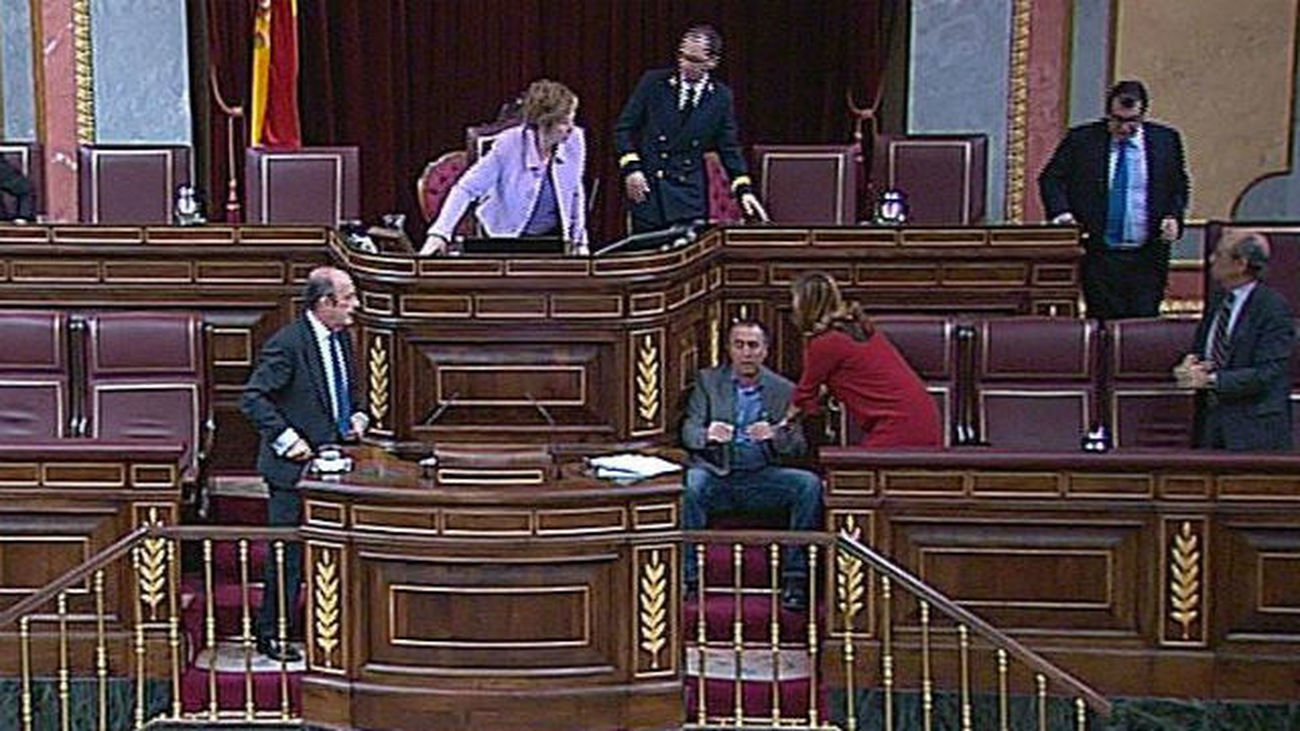 Joan Baldoví, de Compromís-Equo, sufre un mareo en pleno Debate del Estado de la Nación