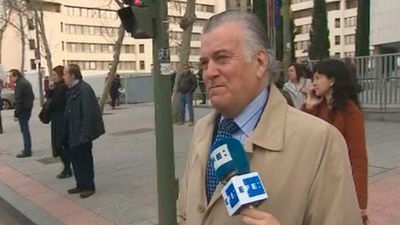 Luis  Bárcenas comparece en la comisión de investigación sobre la presunta financiación ilegal del PP