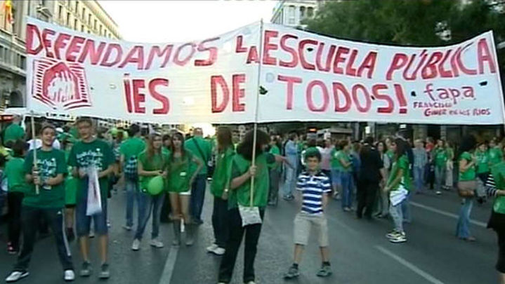 Madrid cifra por debajo del 10% el seguimiento de la huelga por los docentes