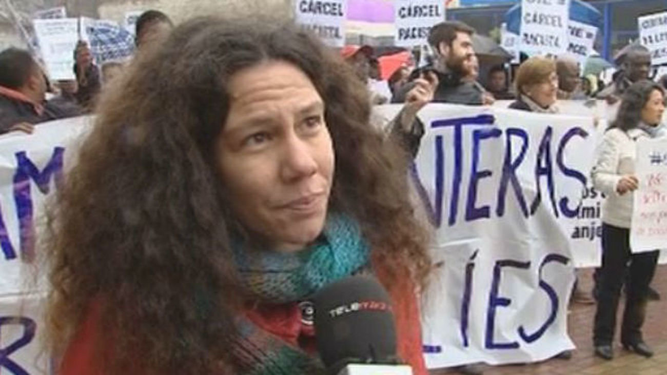 Manifestantes piden frente al CIE de Aluche el cierre del centro