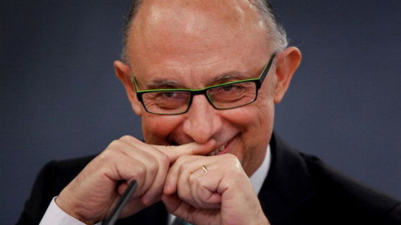 Montoro no permitirá pagar en efectivo más de 1.000 euros