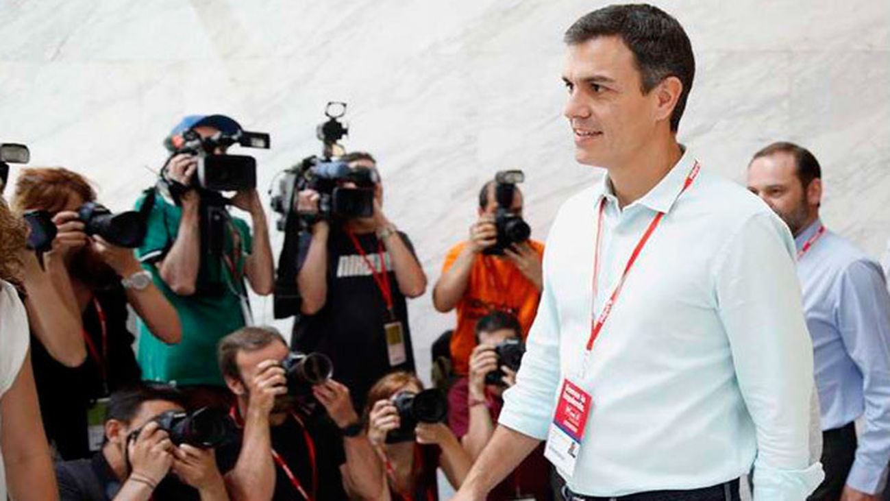 El líder del PSOE, Pedro Sánchez, va a reunir hoy por primera vez  a su nueva Ejecutiva Federal