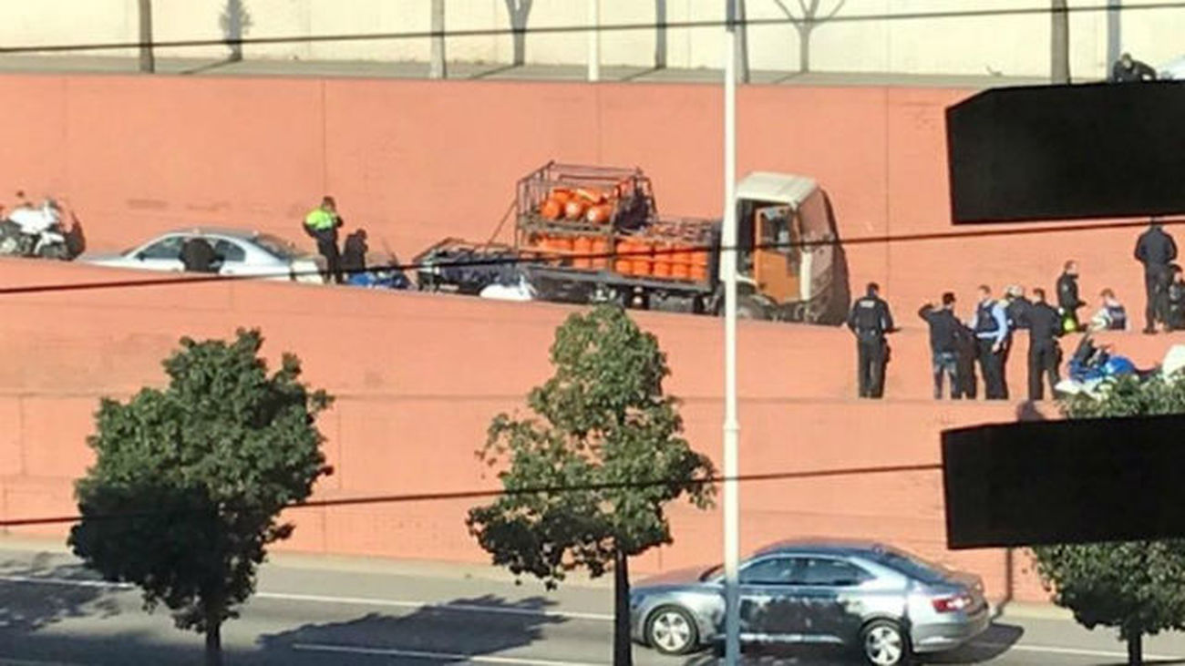 Persecución a tiros en Barcelona tras el robo de un camión de butano