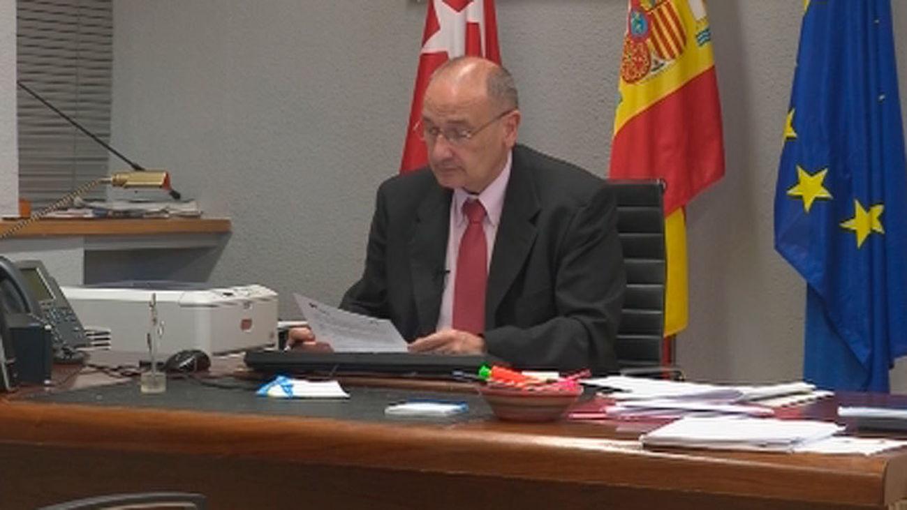 El Pleno de Parla rechaza que Martínez Hervás compagine la alcaldía con su trabajo de inspector médico