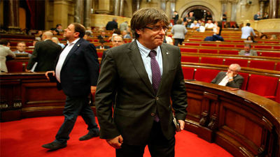 Puigdemont llama a los catalanes a acudir a las urnas el 1-O y votar para decidir su futuro