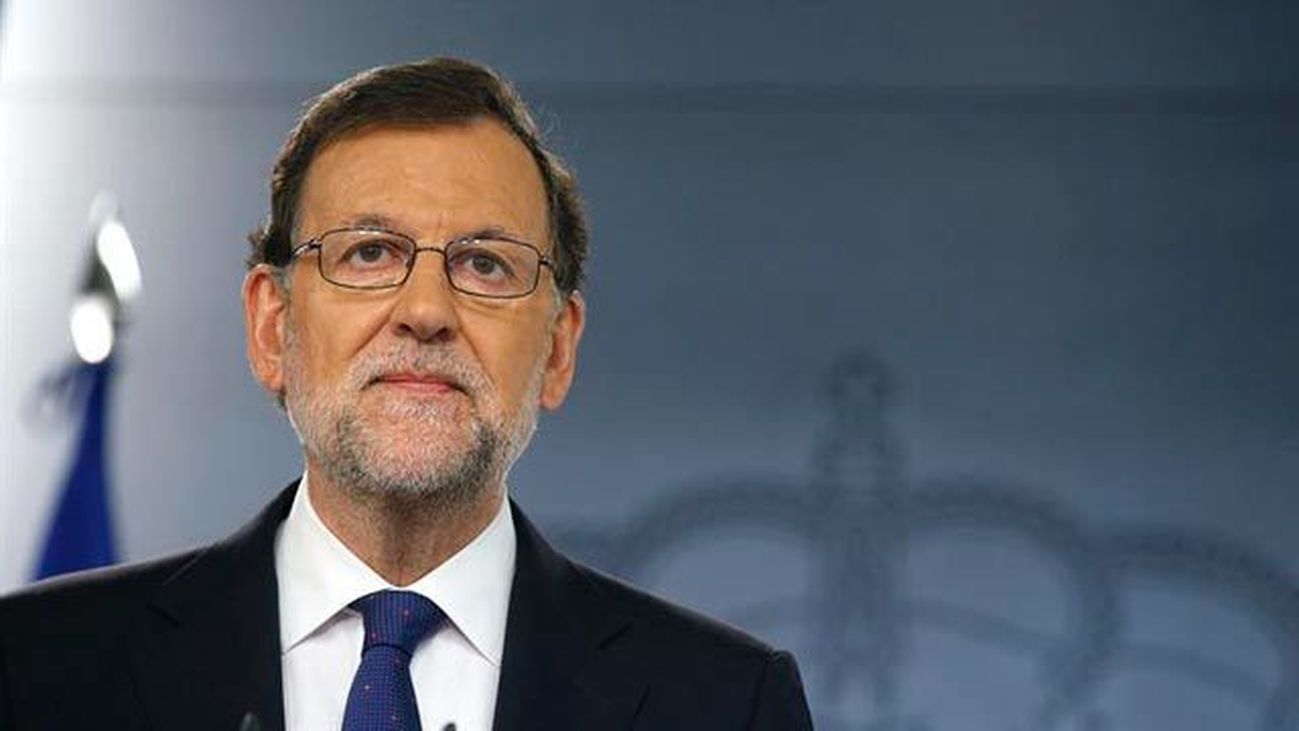 Rajoy ve en los datos del paro "un acicate para el futuro"