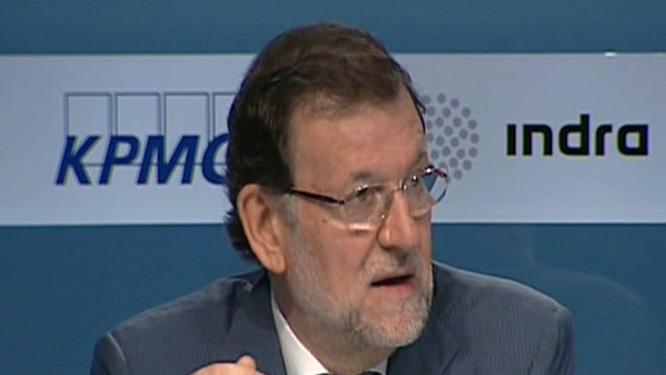 Rajoy cree que la bajada del paro en 117.985 personas en mayo demuestra una recuperación estructural