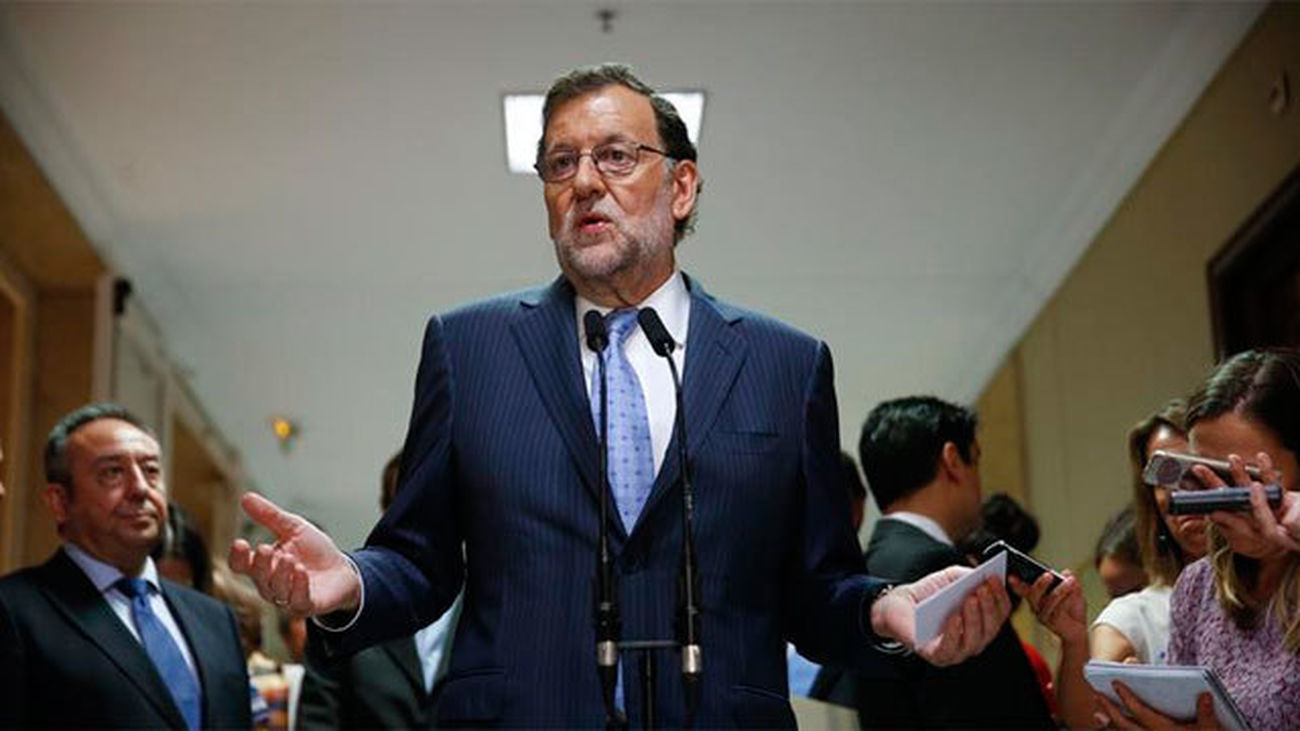 Rajoy pide sensatez para formar rápido Gobierno y evitar riesgos económicos