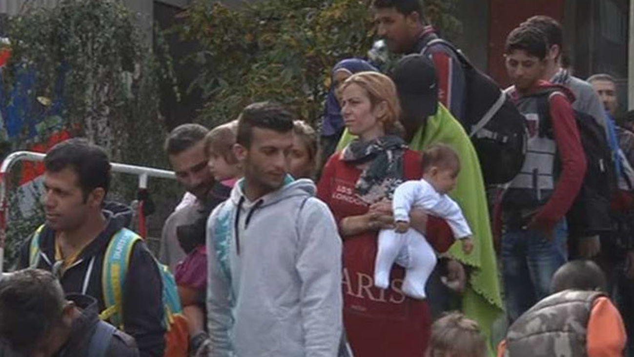 Rajoy, "traumatizado" por las imágenes de refugiados sirios y muestra su disposición a ser solidario