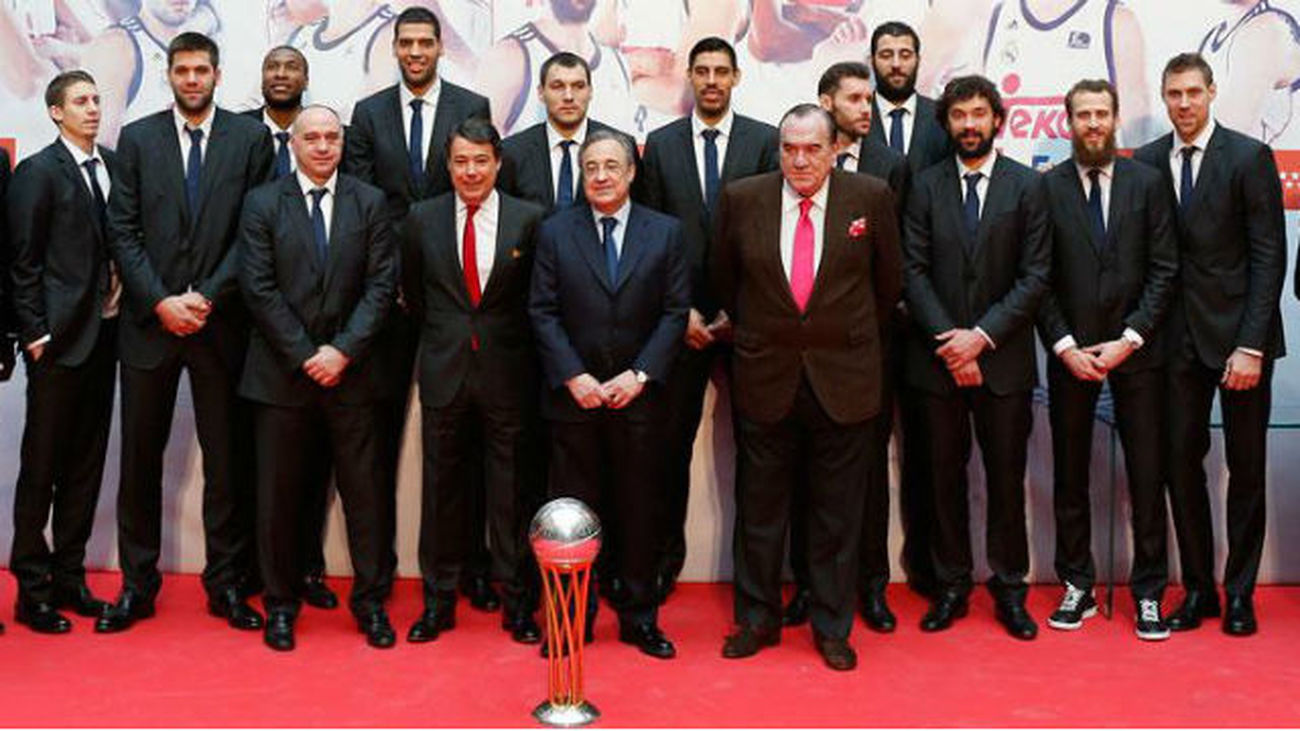 El Real Madrid ofrece la Copa a los madrileños