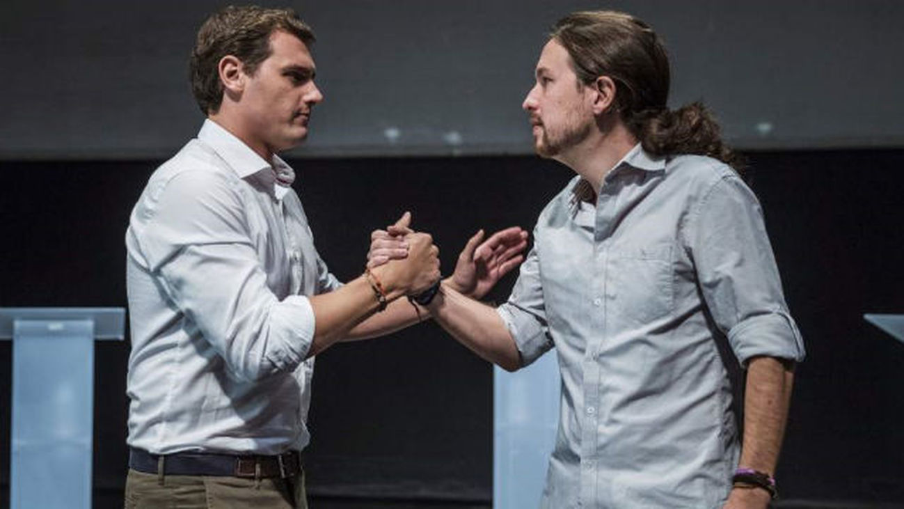 Rivera cree que Podemos se "quita la careta" al pactar con IU