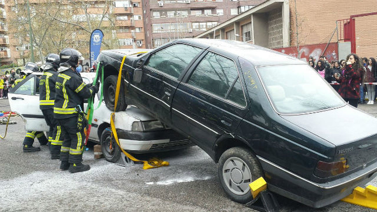 Simulacro de un accidente de tráfico múltiple en Vallecas