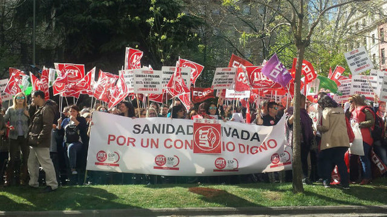Trabajadores de la sanidad privada se concentran para reclamar "un convenio digno"