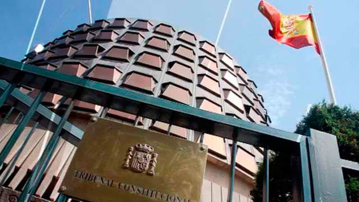 El Constitucional estudiará el recurso contra la suspensión  de cargo público de Junqueras y Romeva
