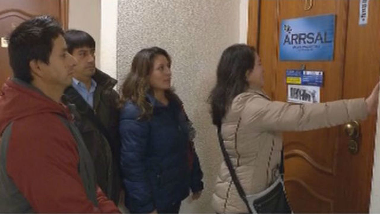 Víctimas de una agencia fantasma y sin poder volar a casa