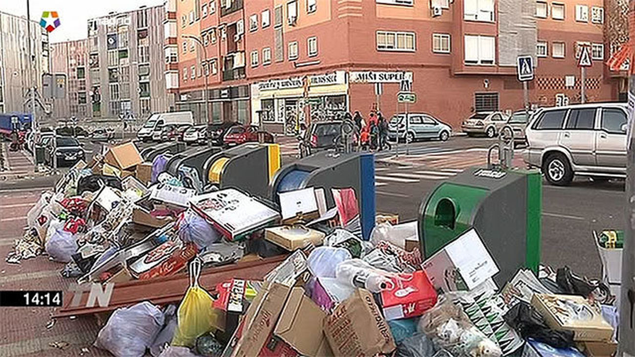 Las asociaciones vecinales consideran que la limpieza viaria sigue siendo una asignatura pendiente en la capital