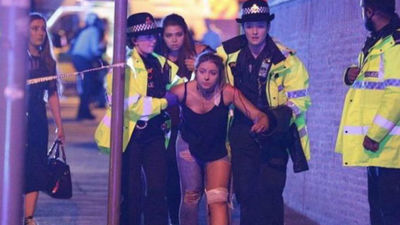 22 muertos y 59 heridos en un brutal atentado en un concierto de Ariana Grande en Manchester