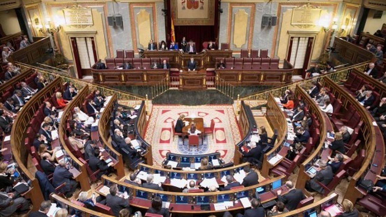 El paro con un 75,3 por ciento y la corrupción, con un 46,7 por ciento, siguen siendo los dos principales problemas de los espa