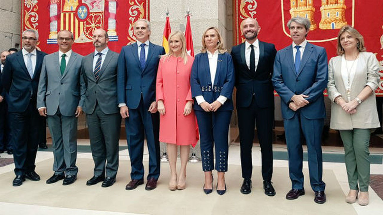 Los nuevos consejeros de Cifuentes toman posesión de su cargos en la Puerta del Sol