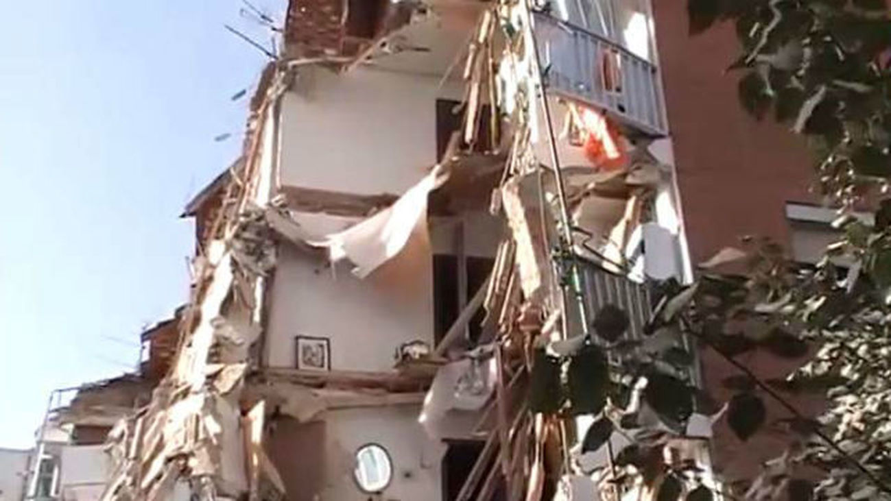 Se derrumba gran parte de un edificio de viviendas de Carabanchel sin heridos